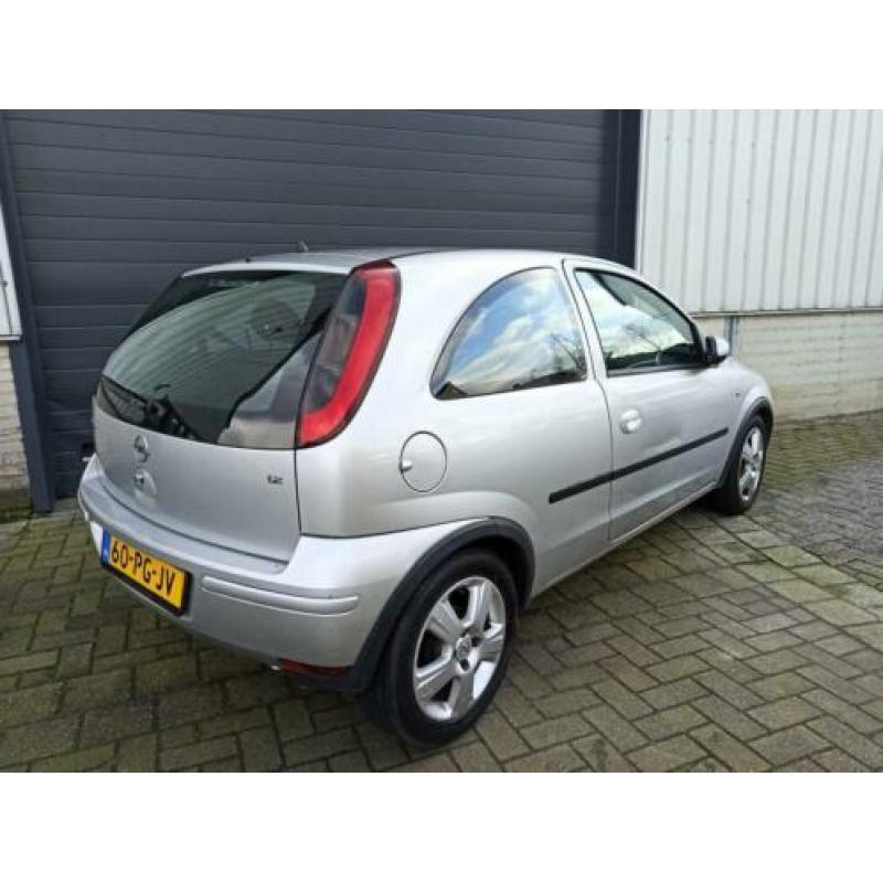 Opel Corsa 1.2-16V Maxx
