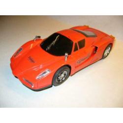 HELE MOOIE NIEUWE bump/go ferrari model auto
