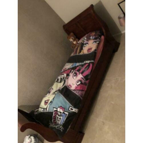 Mooi bed sleebed koloniaal