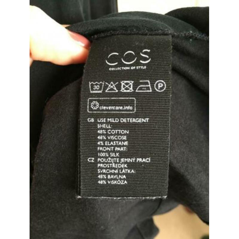 COS, zijde zwarte top, maat 34/XS