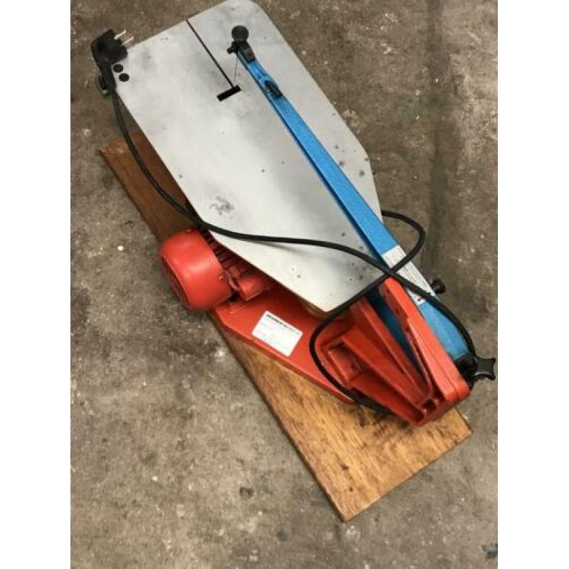 Hegner multicut-2S figuurzaagmachine