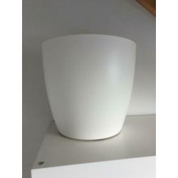 Witte bloempot