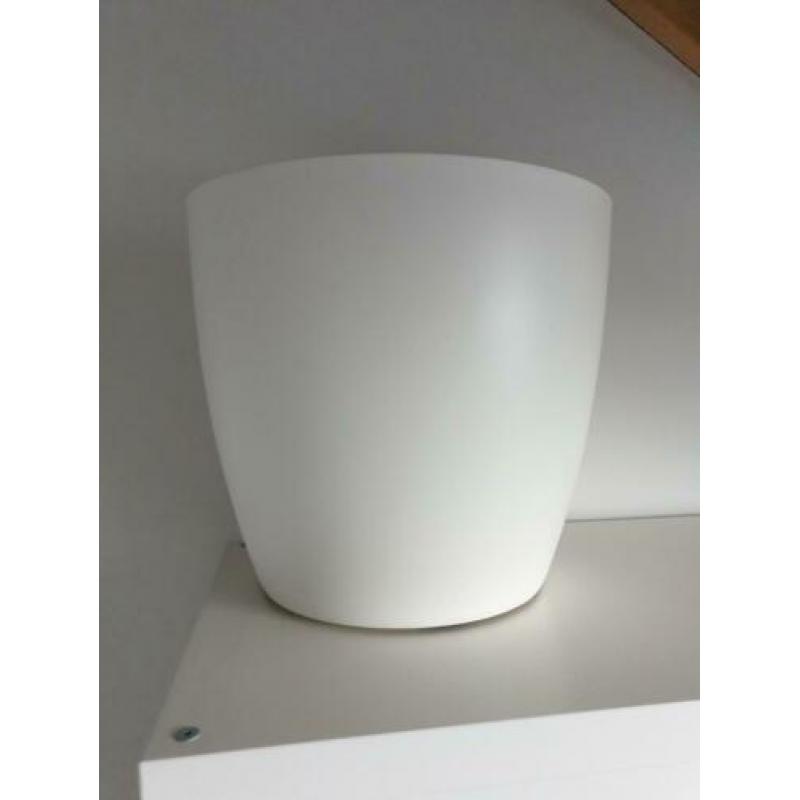 Witte bloempot