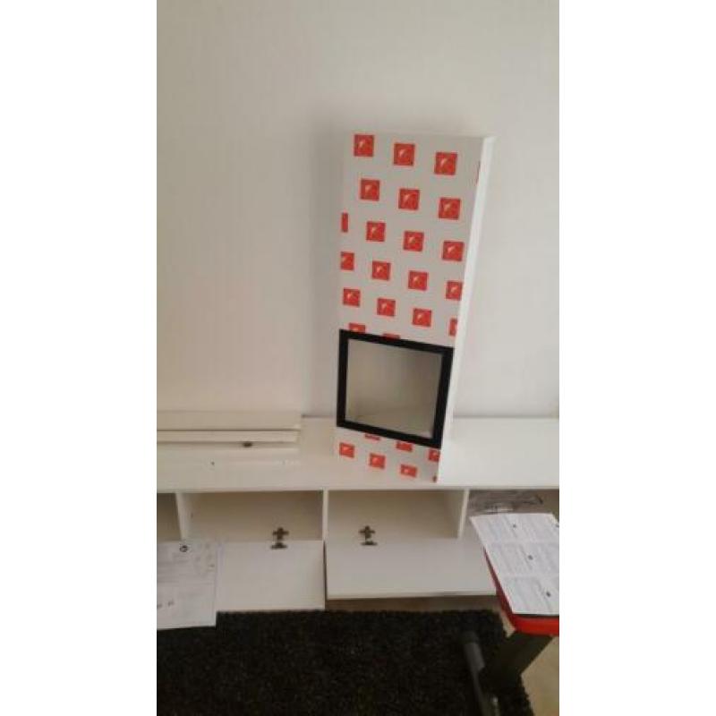 Tv want set wit .