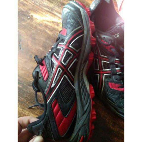 Hockeyschoenen Asics maat 44 kunstgras schioenen