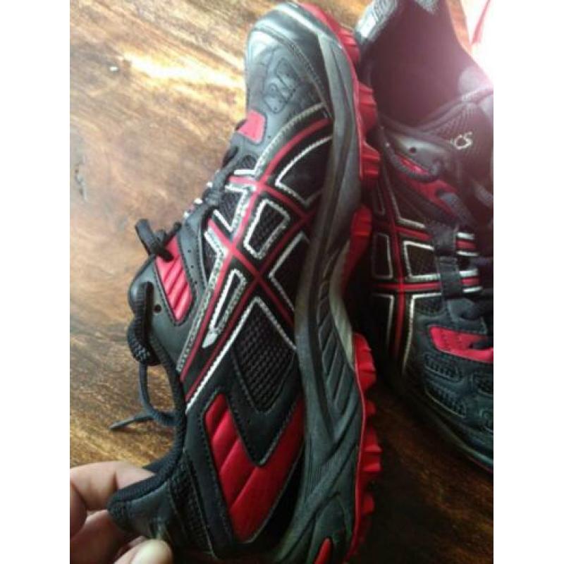 Hockeyschoenen Asics maat 44 kunstgras schioenen