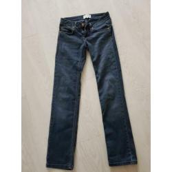 skinny jeans spijkerbroek maat 34 is maat S