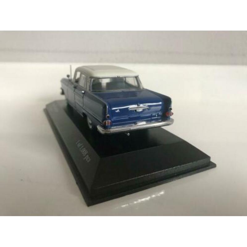 Miniatuurauto Opel Kapitan Regattablau 1 of 1008 pcs.