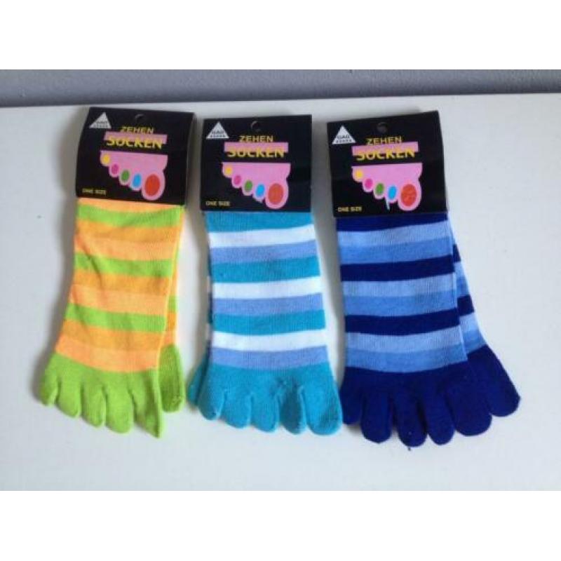 carnaval NIEUW wit+blauwe streep TEEN-VINGER sokken one size