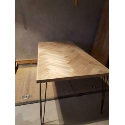 Eiken visgraat tafel vanaf 437,- Inc. Poten
