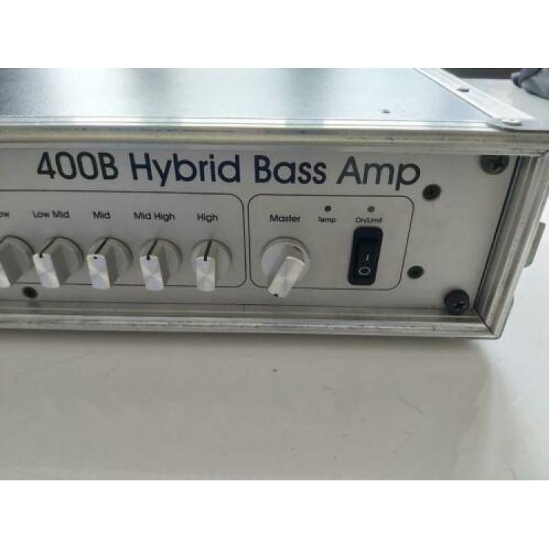 Hevos 400 b hybride bas versterker