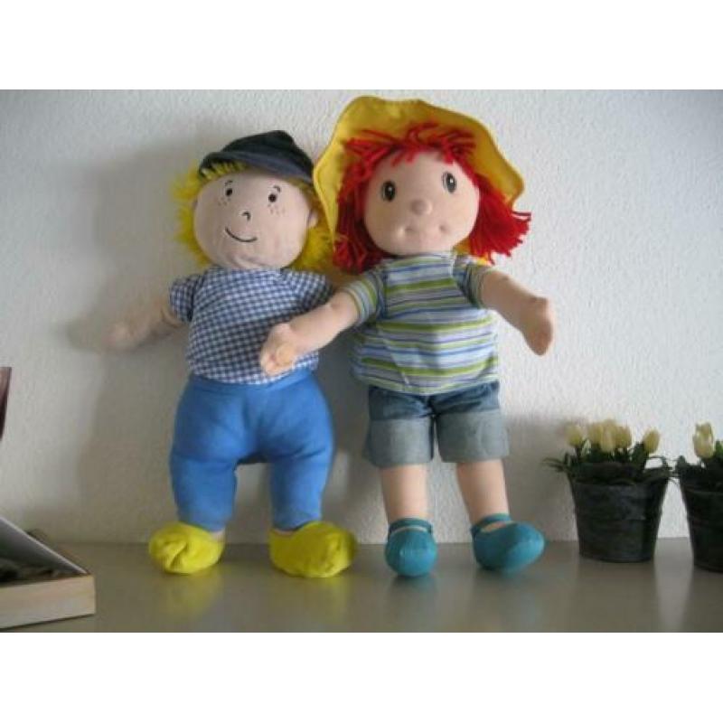 volle doos poppen voor €10