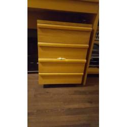 Bureau met ladekast en bijkast