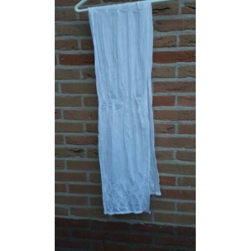 Mooie witte sjaal met wat glitertjes