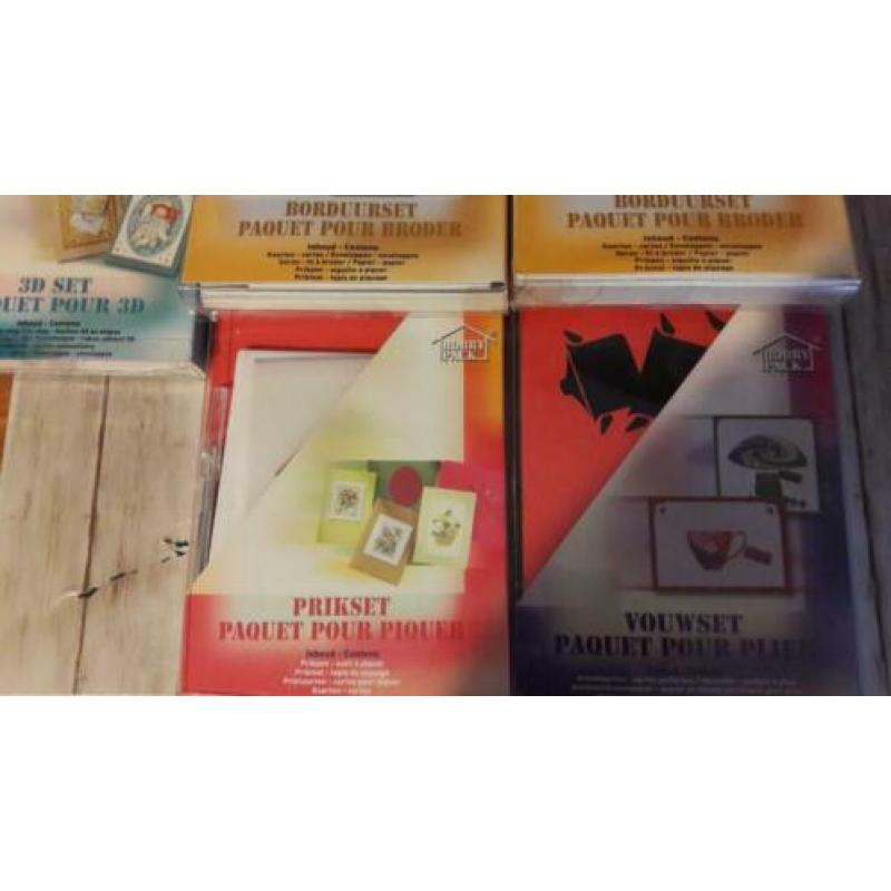 OPRUIMING! papier v kaarten maken,prikken borduren +stickers