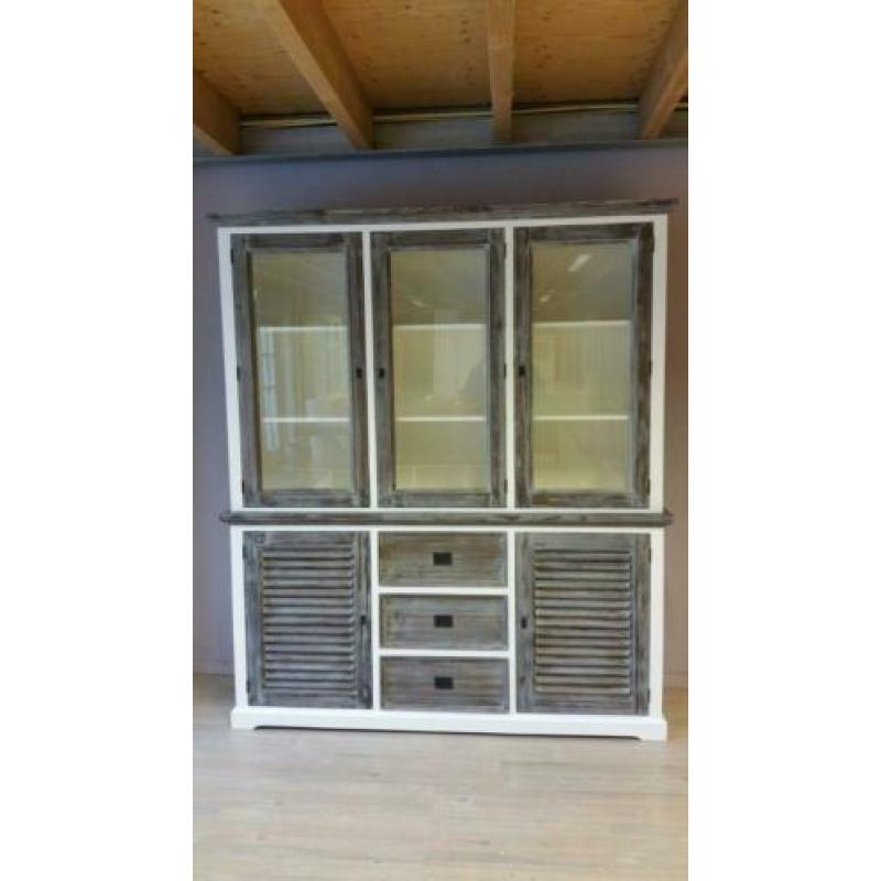 *OPRUIMING* Buffetkast Saskia Van €1.099,- NU VOOR €819,--