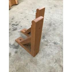 Zware eikenhouten side table