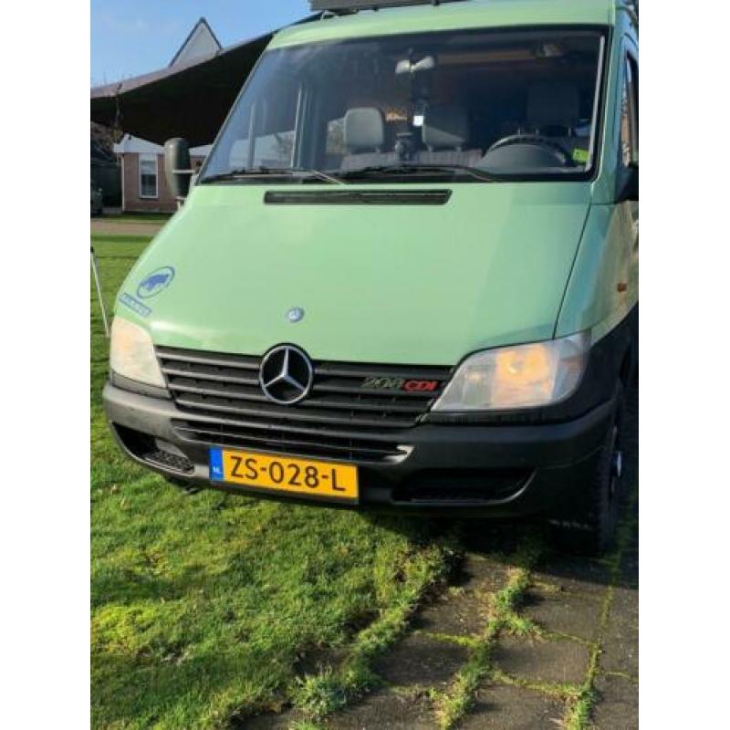 Stoere outdoor Mercedes Sprinter camper