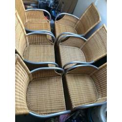 6 luxe rieten stoelen