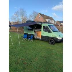 Stoere outdoor Mercedes Sprinter camper