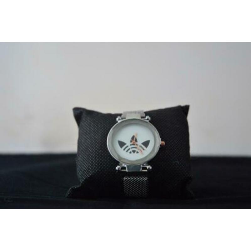 Diverse horloges € 10,00 per stuk