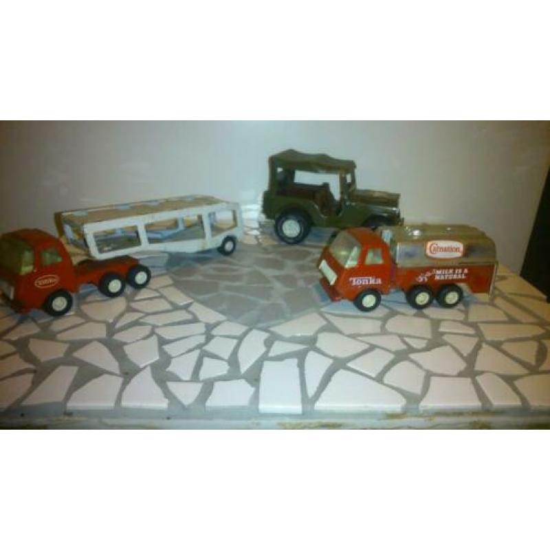 Drie oude tonka auto's