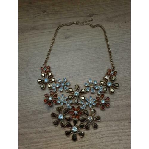 STATEMENT KETTING - NECKLACE - GOUD met BLOEMEN en STRAS
