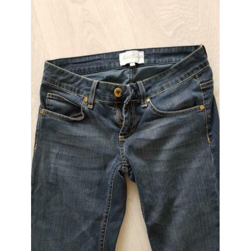 skinny jeans spijkerbroek maat 34 is maat S
