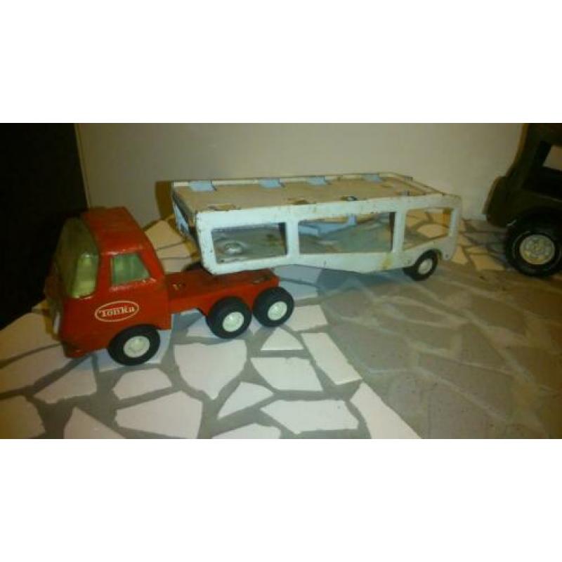 Drie oude tonka auto's