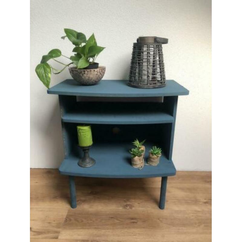 Super leuk tafeltje/kastje voor in de woon of slaapkamer