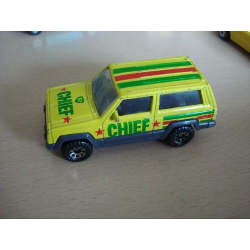 6 Matchbox modelauto's, Dodge, Ford, Jeep, Mercedes, Pontiac