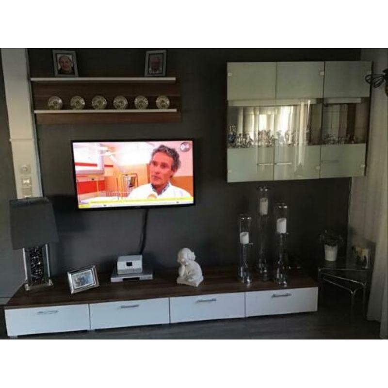 Te koop 3 delige kast met televisie