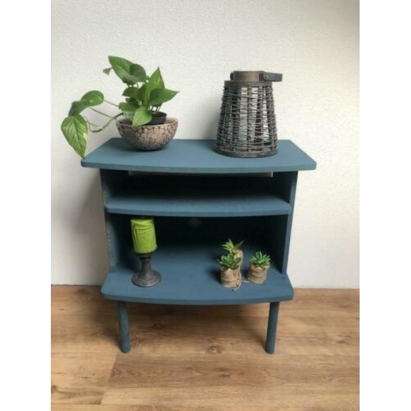 Super leuk tafeltje/kastje voor in de woon of slaapkamer