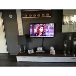 Te koop 3 delige kast met televisie