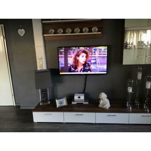 Te koop 3 delige kast met televisie