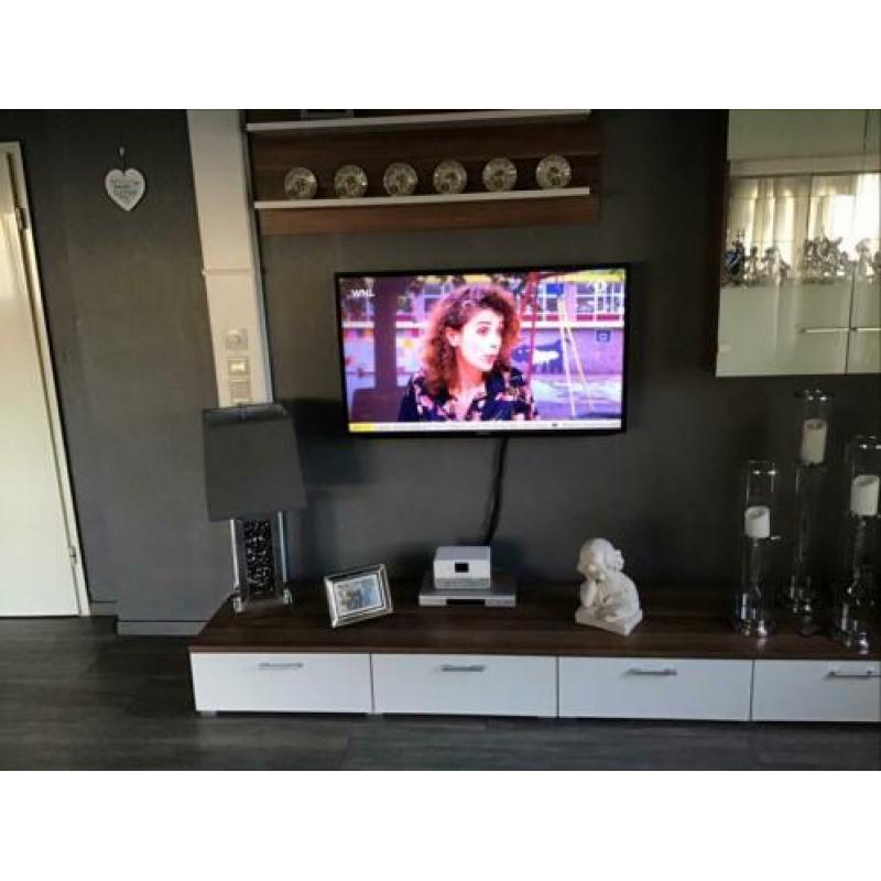Te koop 3 delige kast met televisie