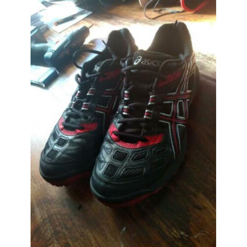 Hockeyschoenen Asics maat 44 kunstgras schioenen