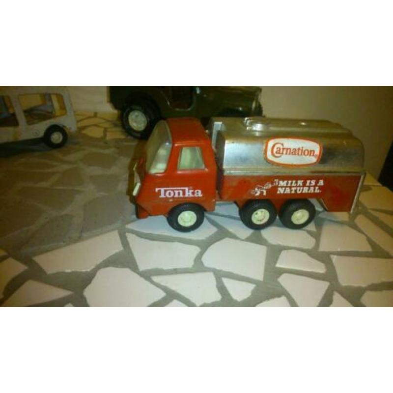 Drie oude tonka auto's