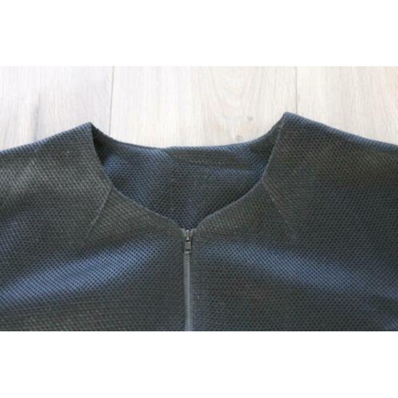 Echt mooie zwarte vest, maat L, NIEUW! (M4)