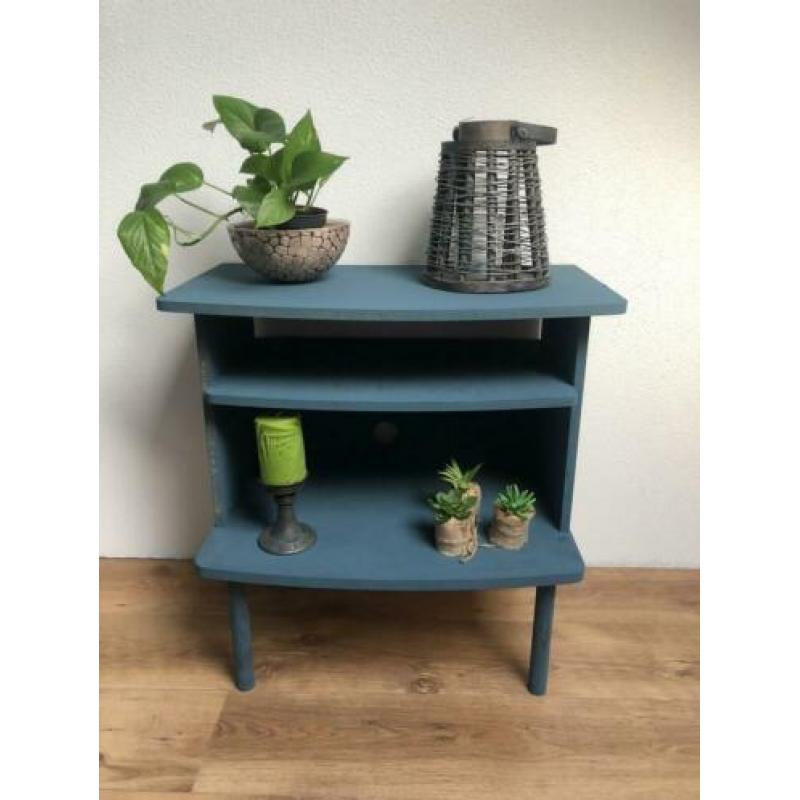 Super leuk tafeltje/kastje voor in de woon of slaapkamer