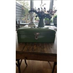 Groene emaille brooddoos, landelijk en brocante