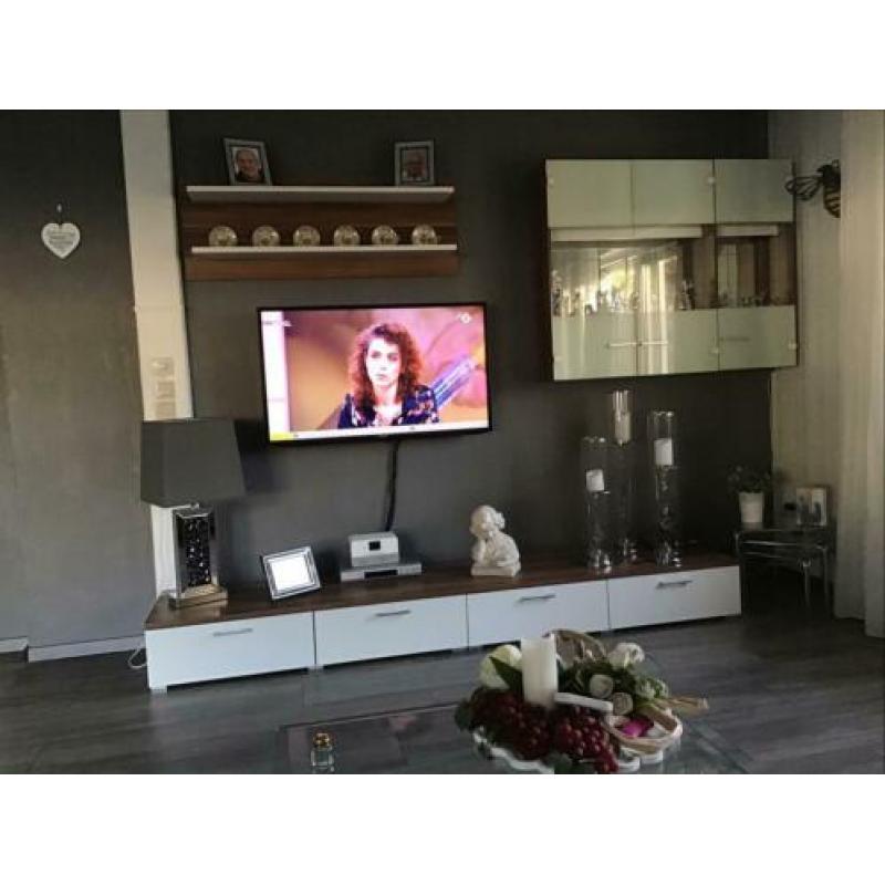 Te koop 3 delige kast met televisie