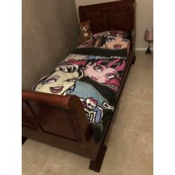Mooi bed sleebed koloniaal