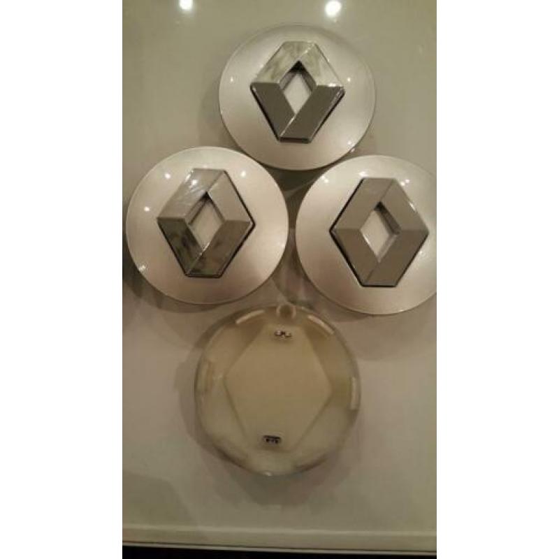 Nieuwe Renault naafdoppen 57mm 10,-incl.verz.