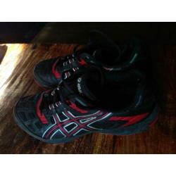 Hockeyschoenen Asics maat 44 kunstgras schioenen
