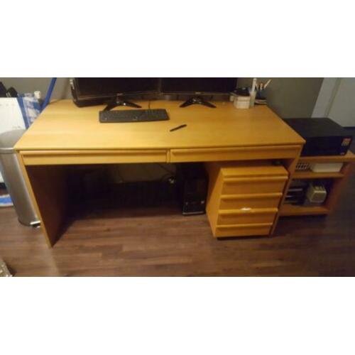 Bureau met ladekast en bijkast
