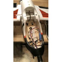 Rc vliegtuig inclusief motor regelaar en servo’s