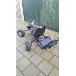 Twee skelters met aanhanger