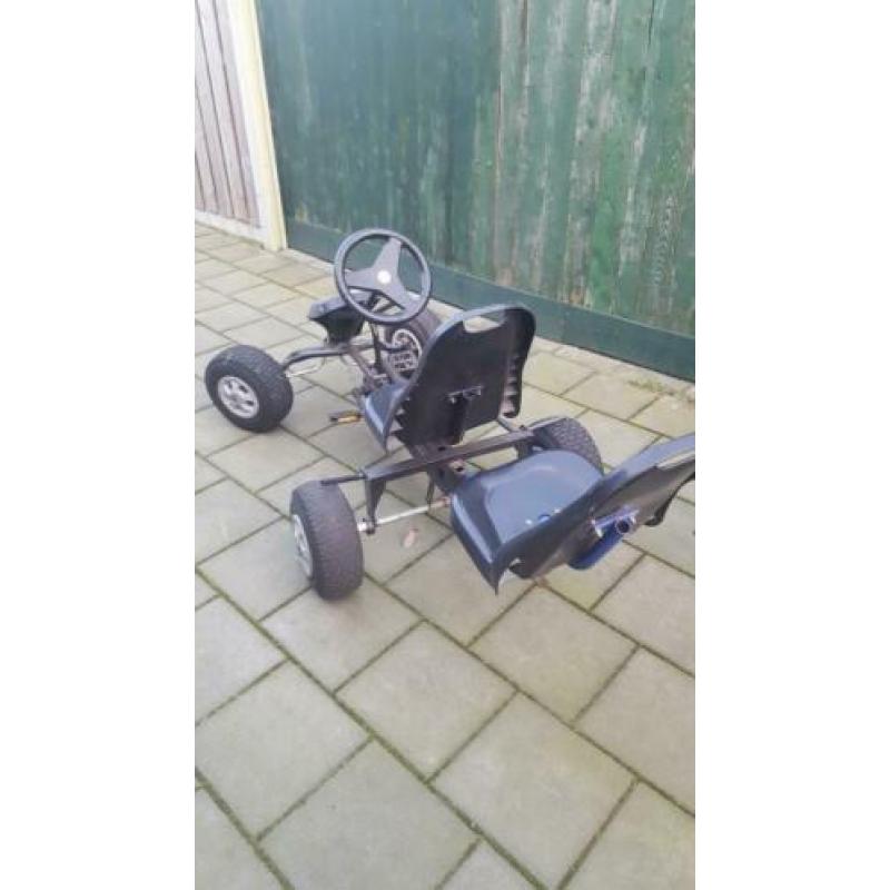 Twee skelters met aanhanger