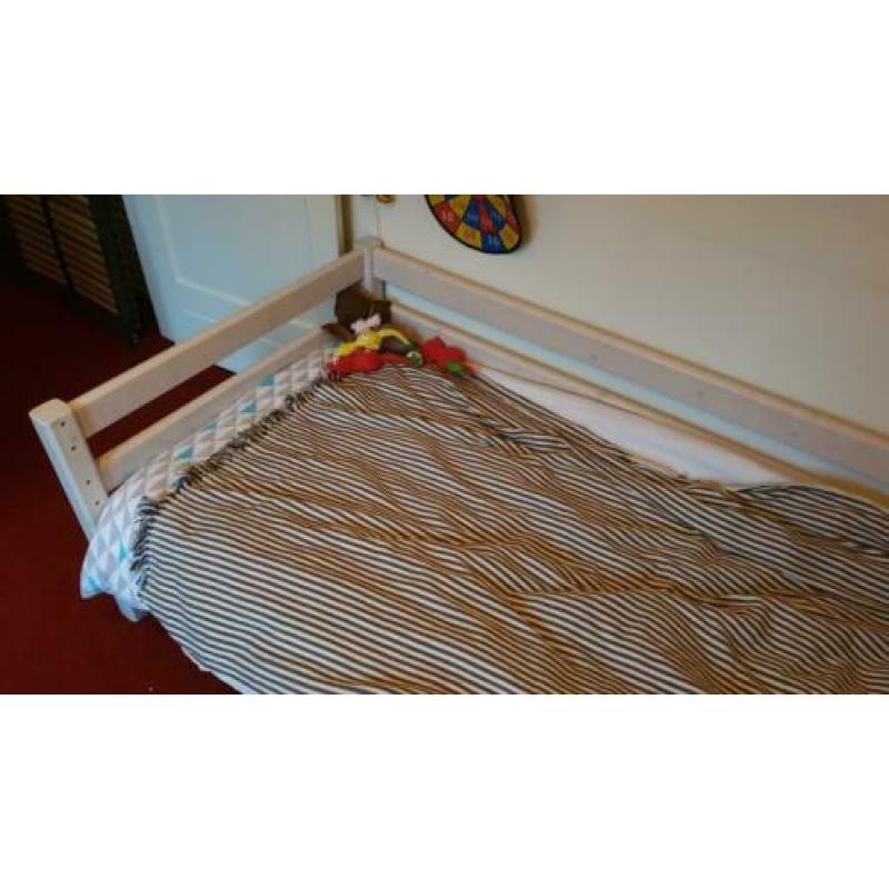 Flexa bed 200 x 90 inclusief matras en lattenbodem